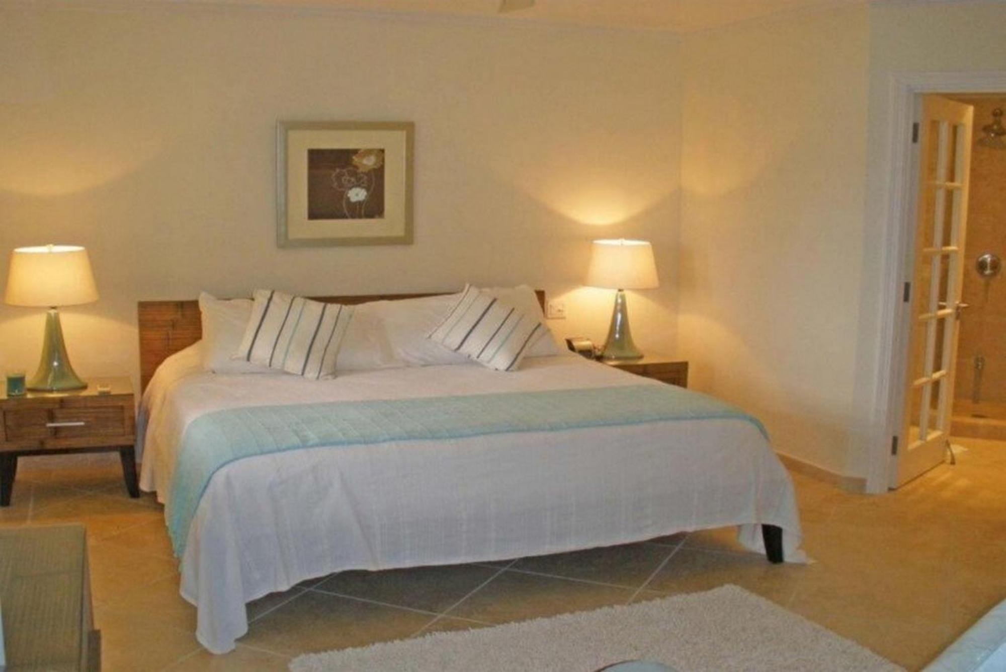 Sapphire Beach Condos Christ Church Habitación foto