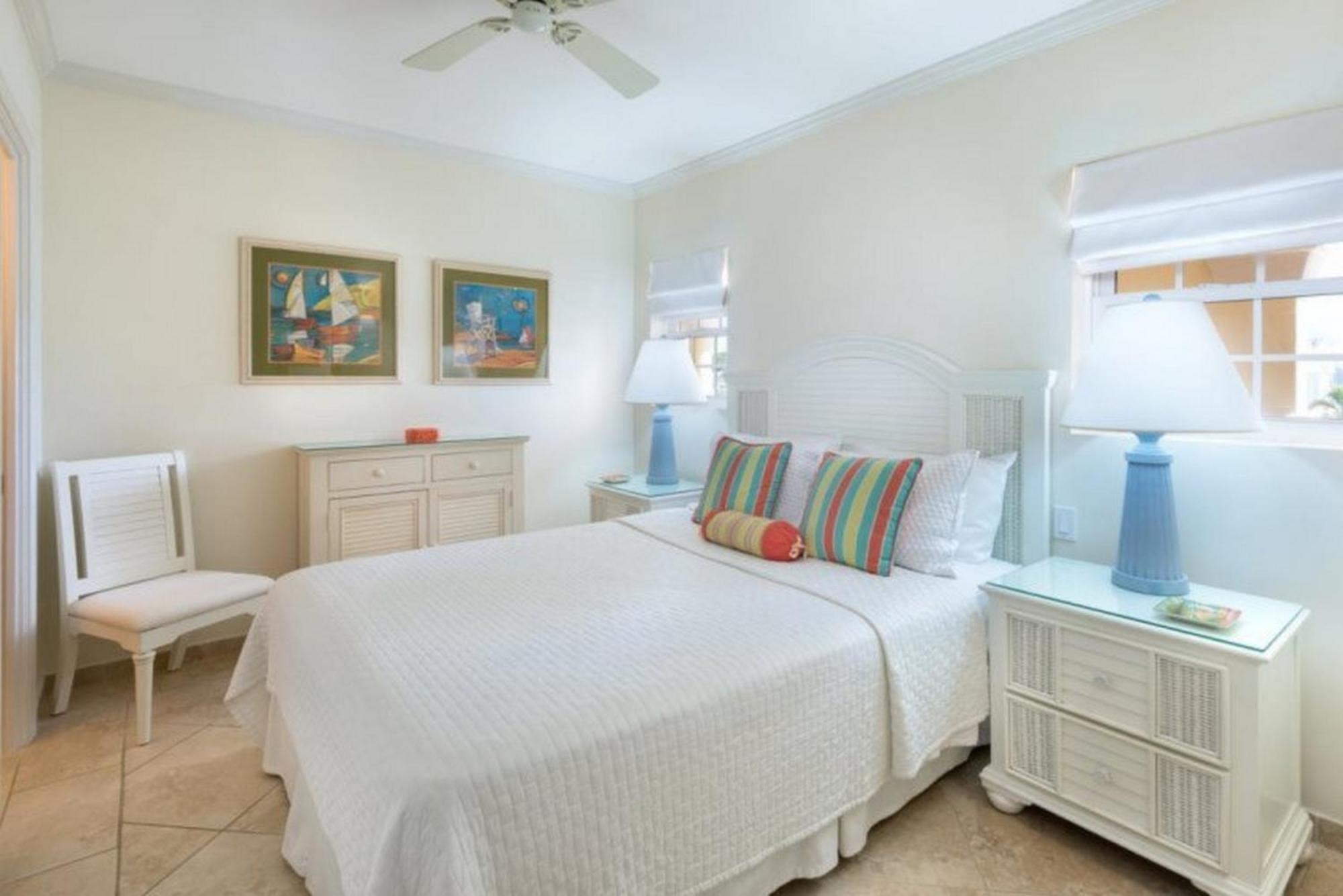 Sapphire Beach Condos Christ Church Habitación foto