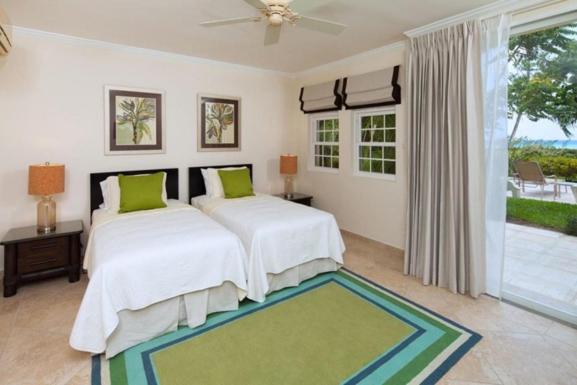Sapphire Beach Condos Christ Church Habitación foto