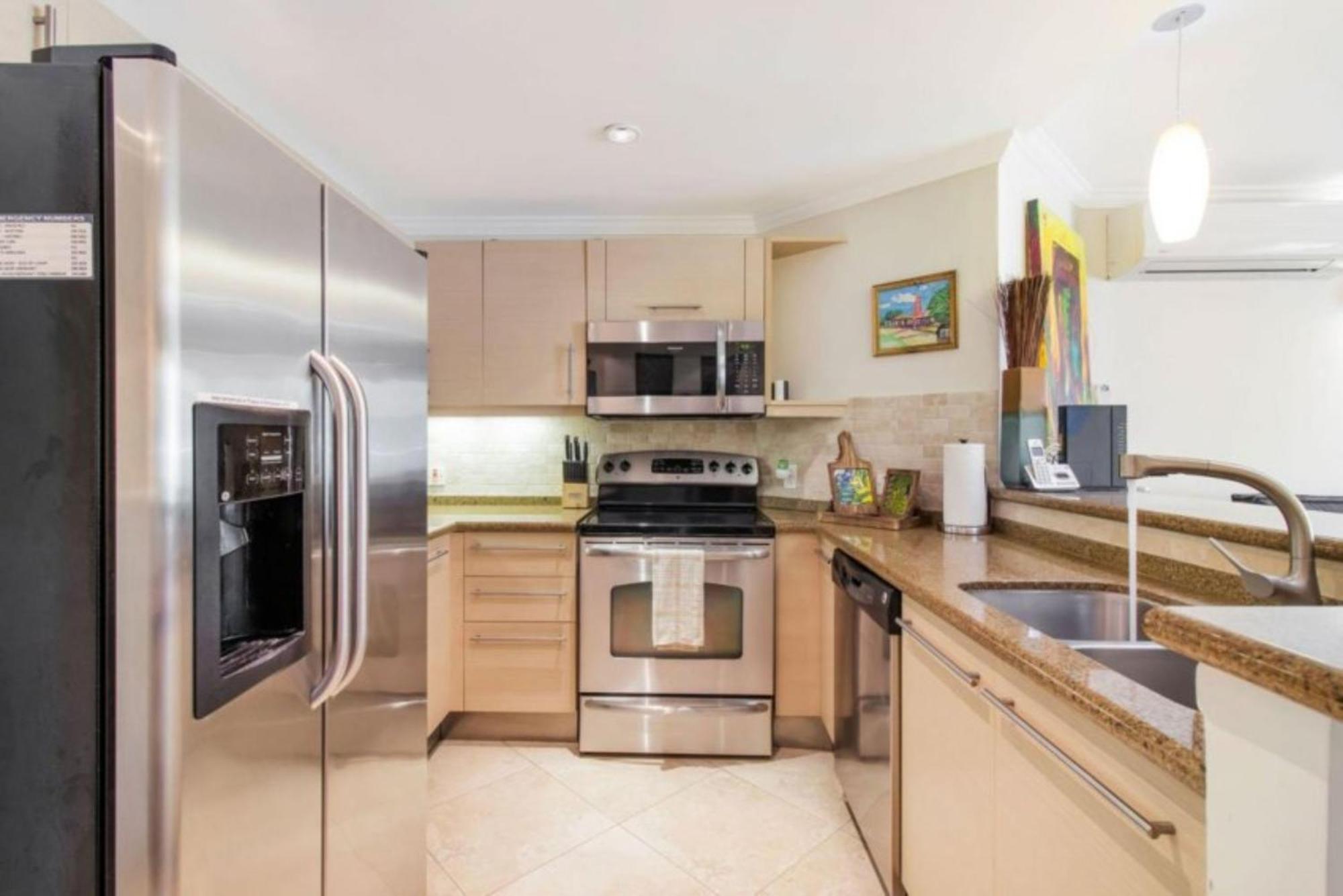 Sapphire Beach Condos Christ Church Habitación foto