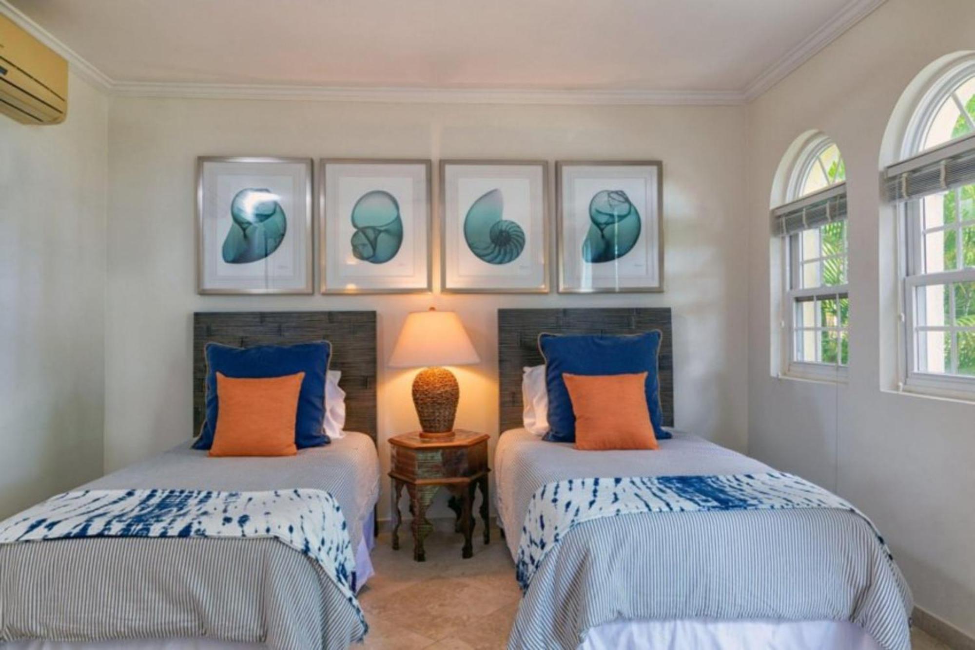 Sapphire Beach Condos Christ Church Habitación foto