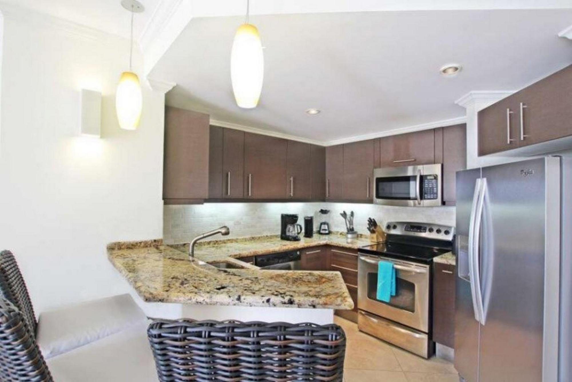 Sapphire Beach Condos Christ Church Habitación foto