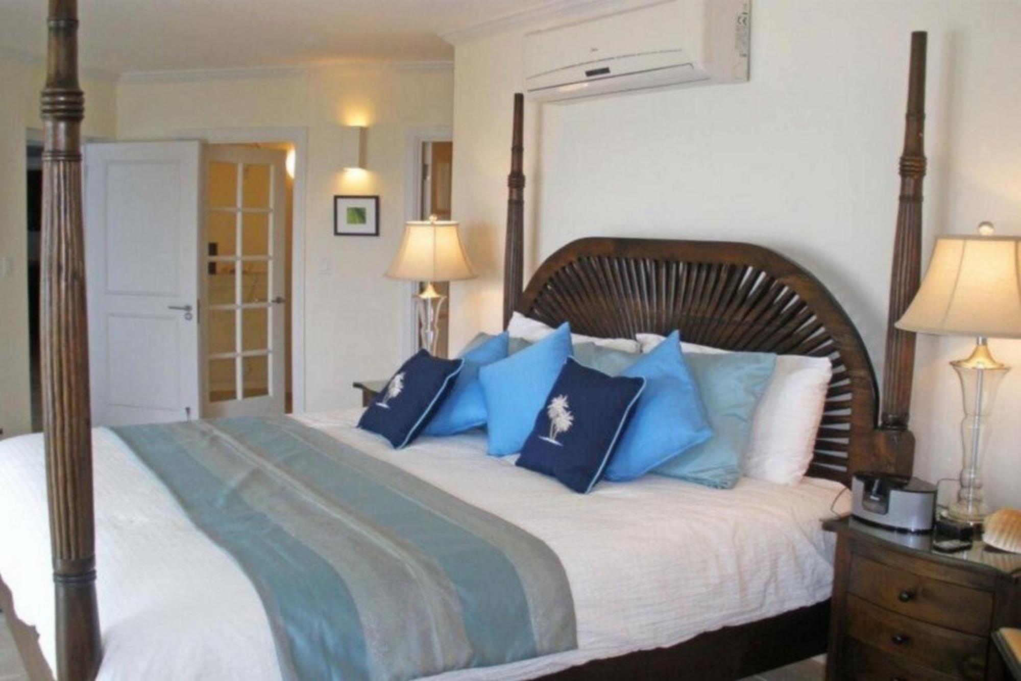 Sapphire Beach Condos Christ Church Habitación foto